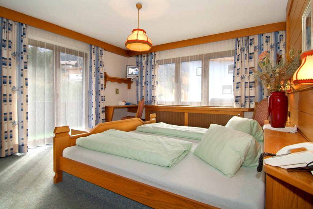 Hotel Alpina Regina Бібервір Номер фото