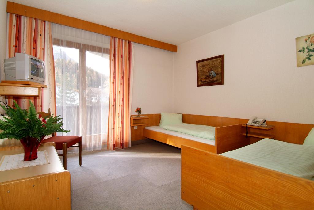 Hotel Alpina Regina Бібервір Номер фото