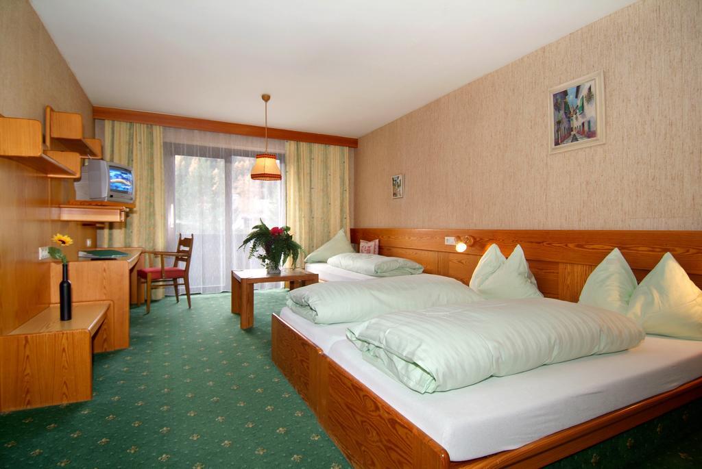 Hotel Alpina Regina Бібервір Номер фото